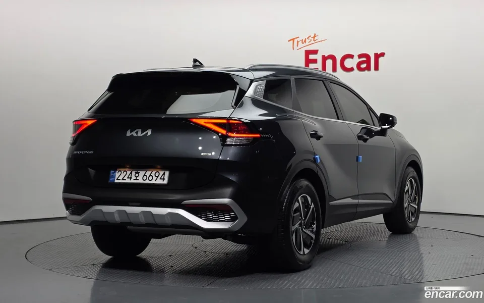 Kia Sportage Hybrid 2WD 2024 — миниатюра 2