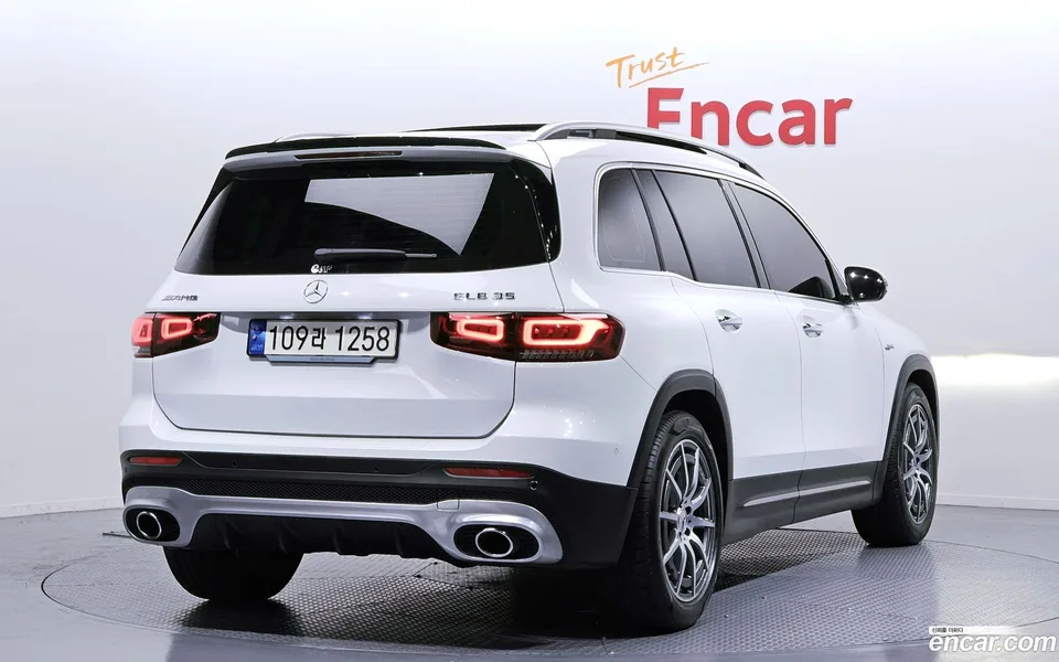 Mercedes-Benz GLB-Class AMG GLB35 4MATIC 2023 — миниатюра 2