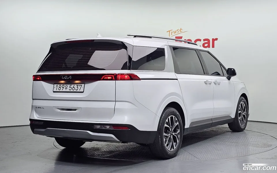 Kia Carnival 9 2022 — миниатюра 2