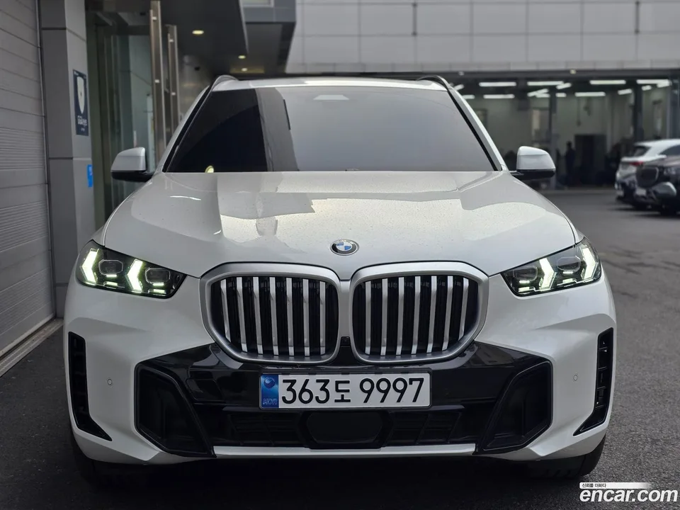 BMW X5 xDrive 30d M 2025 — фото 1, купить с доставкой в Москву