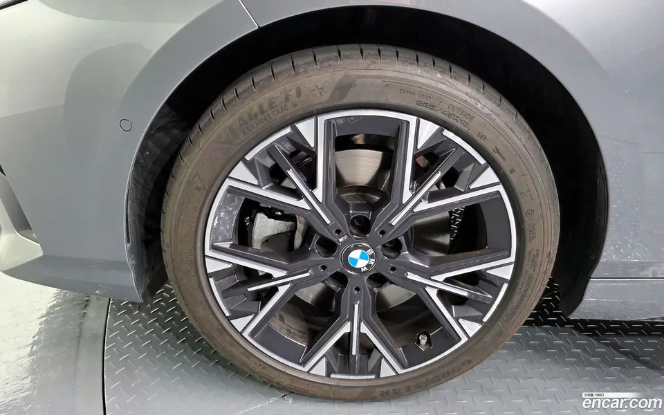 BMW 1 Series 120 M 2025 — миниатюра 5