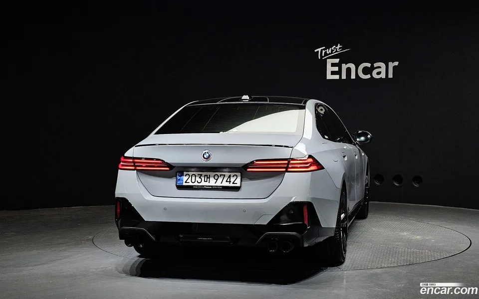 BMW 5 Series 520i M 2024 — миниатюра 4