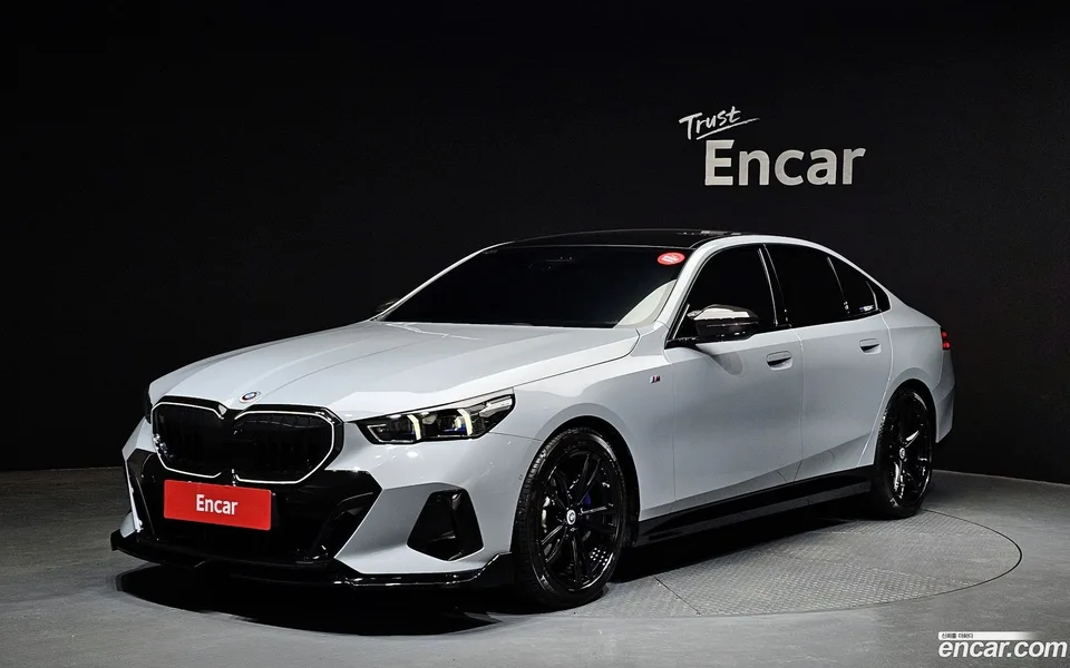 BMW 5 Series 520i M 2024 — фото 1, купить с доставкой в Москву