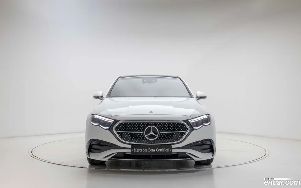 Mercedes-Benz E-Class E300 4MATIC AMG Line 2025 — миниатюра 3