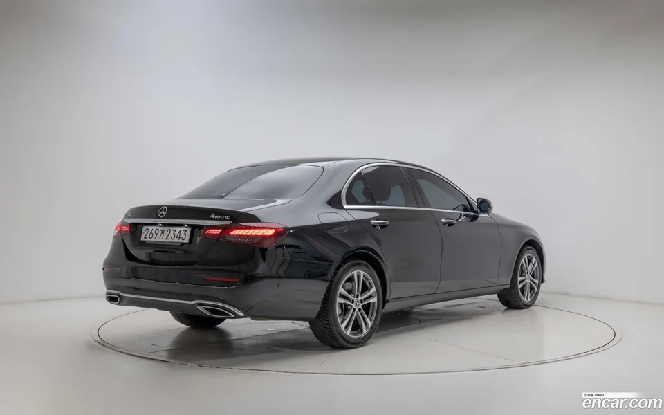 Mercedes-Benz E-Class E350 4MATIC 2022 — миниатюра 2