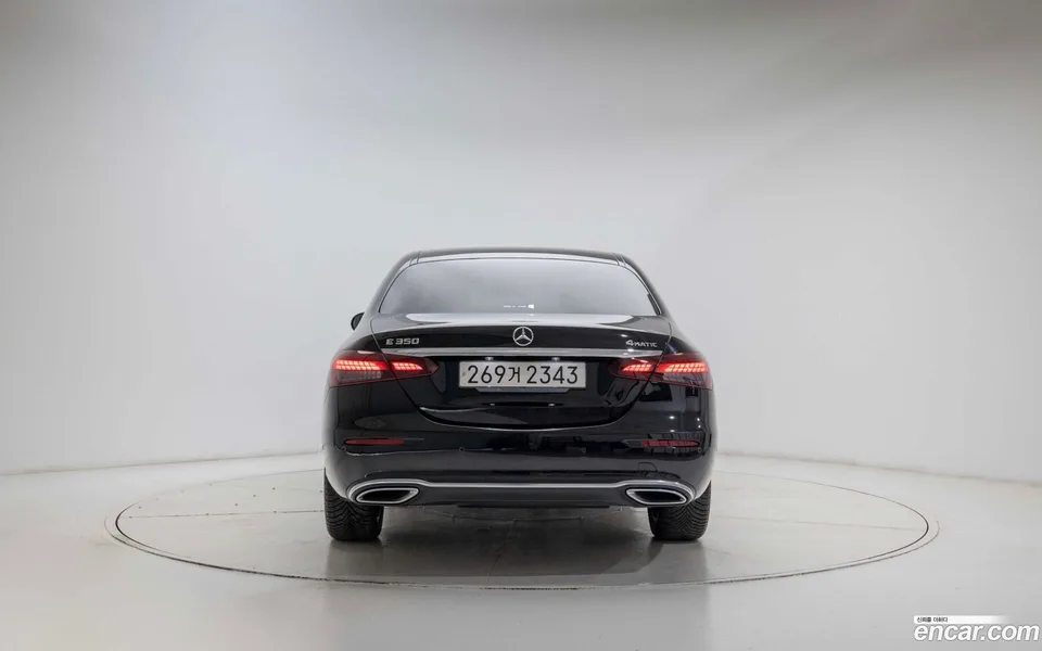 Mercedes-Benz E-Class E350 4MATIC 2022 — миниатюра 4