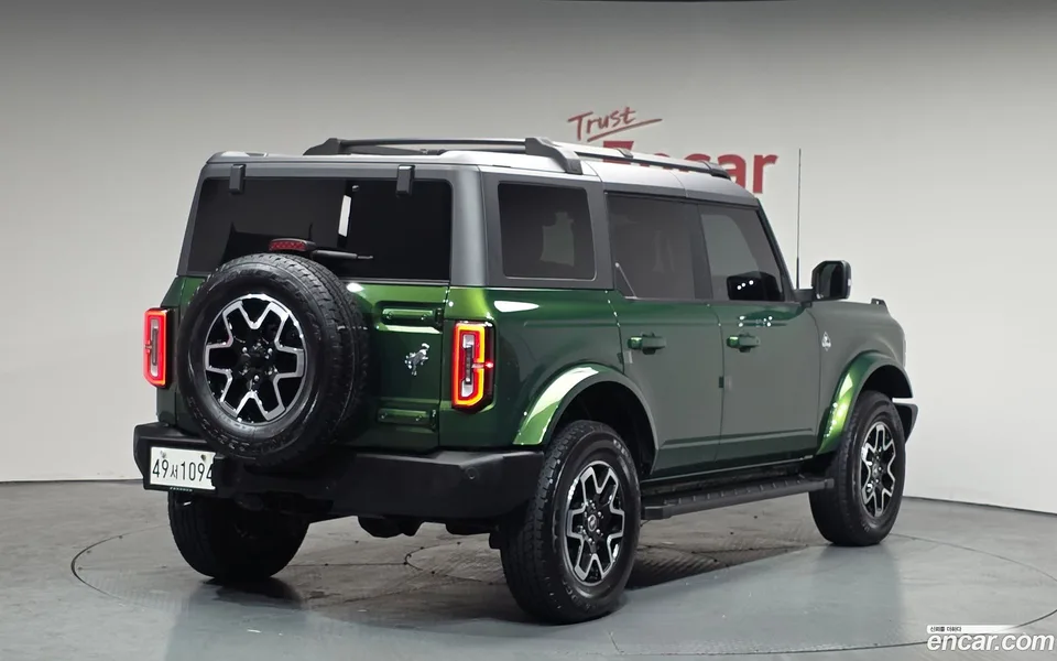 Ford Bronco 2.7 2023 — миниатюра 2