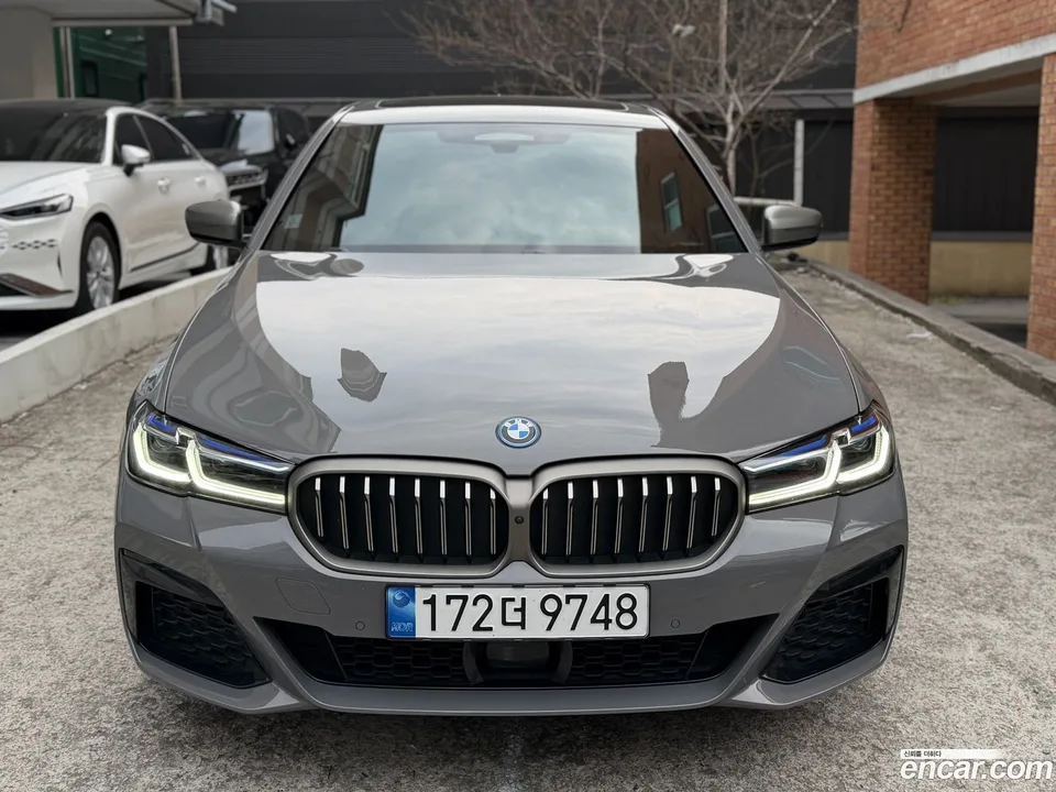 BMW 5 Series 530e M 2022 — миниатюра 3