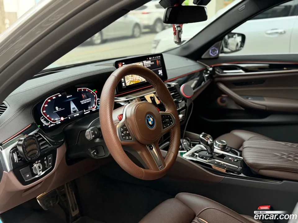 BMW 5 Series 530e M 2022 — миниатюра 5