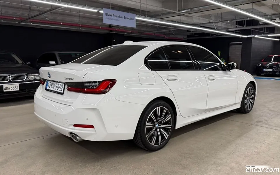 BMW 3 Series 320i 2025 — миниатюра 2