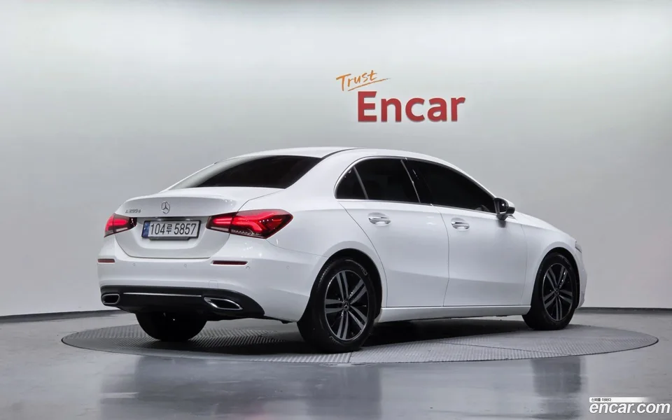 Mercedes-Benz A-Class A200d 2022 — миниатюра 2