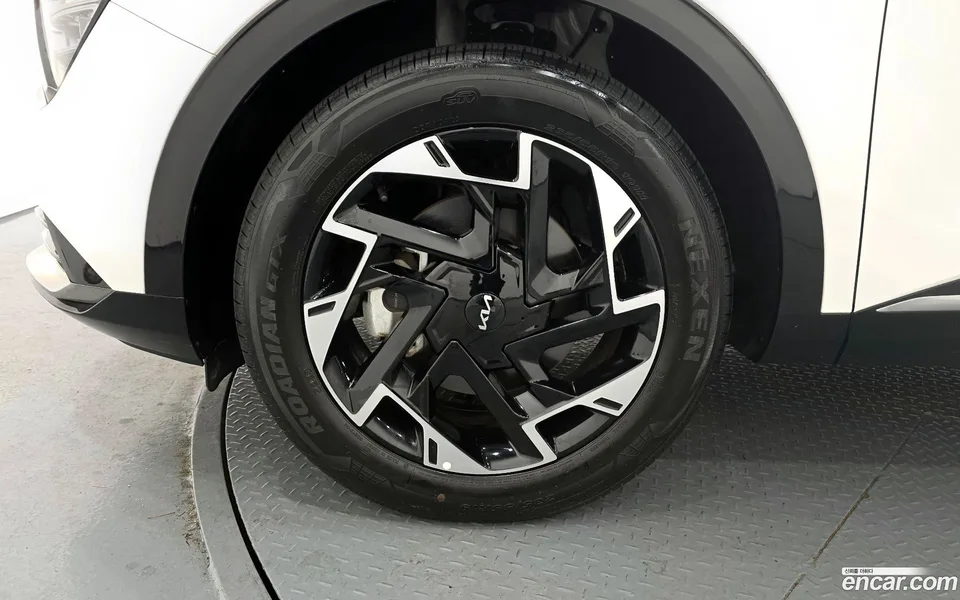 Kia Sportage 1.6 2WD 2023 — миниатюра 5