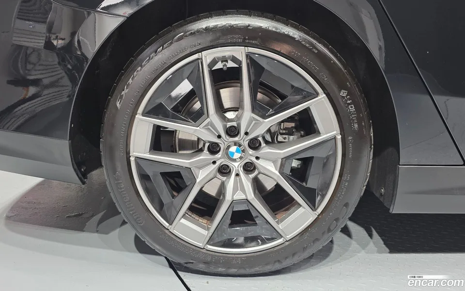 BMW 5 Series 530i xDrive 2023 — миниатюра 5