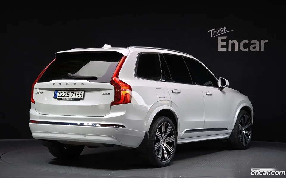Volvo XC90 B6 2022 — миниатюра 2