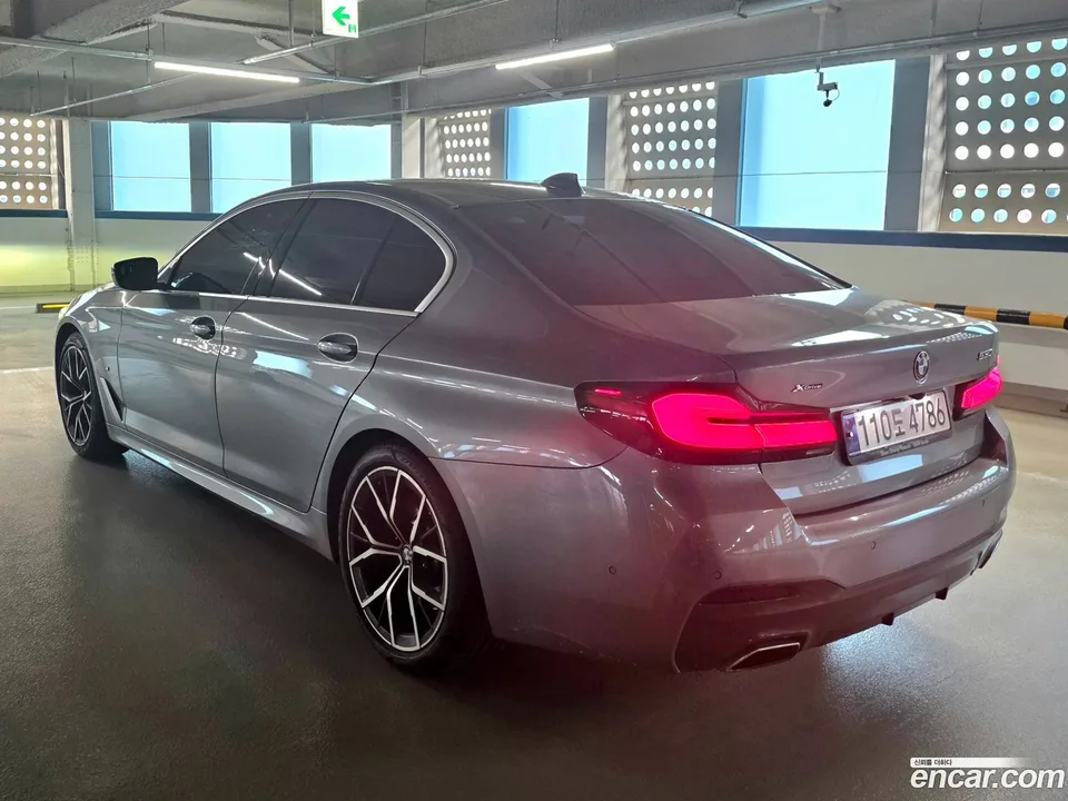 BMW 5 Series 530i xDrive M 2023 — миниатюра 3