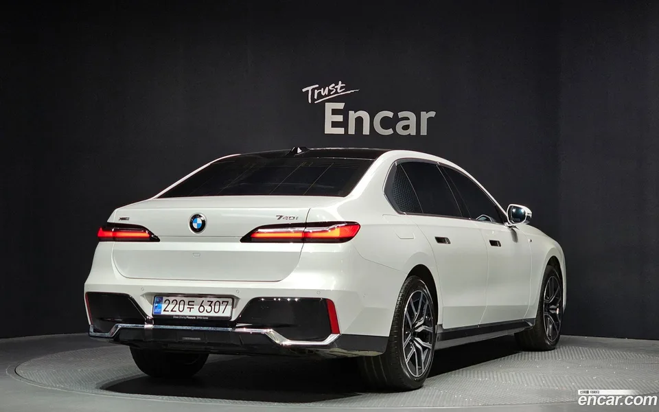 BMW 7 Series 740i xDrive M 2025 — миниатюра 2