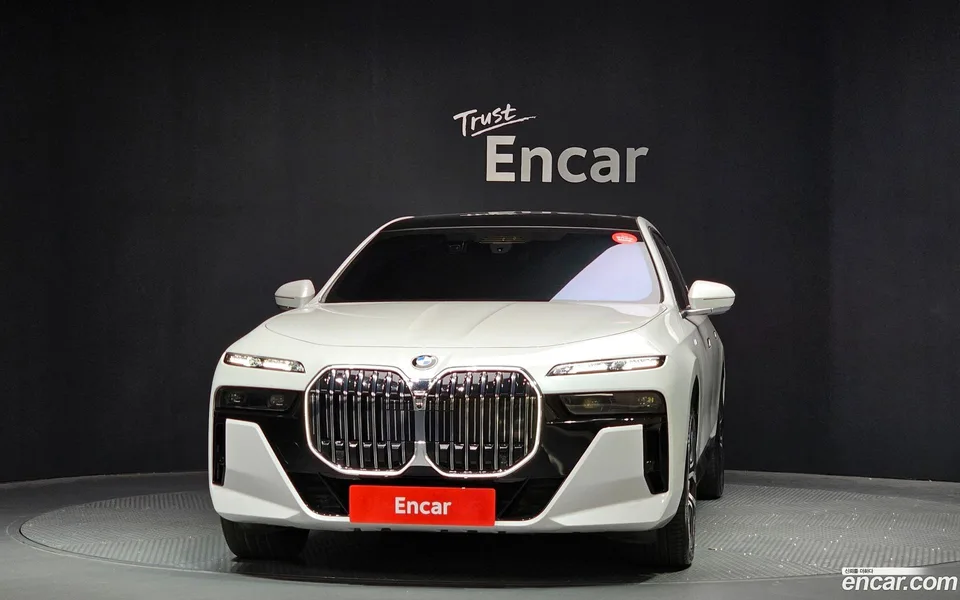 BMW 7 Series 740i xDrive M 2025 — миниатюра 3