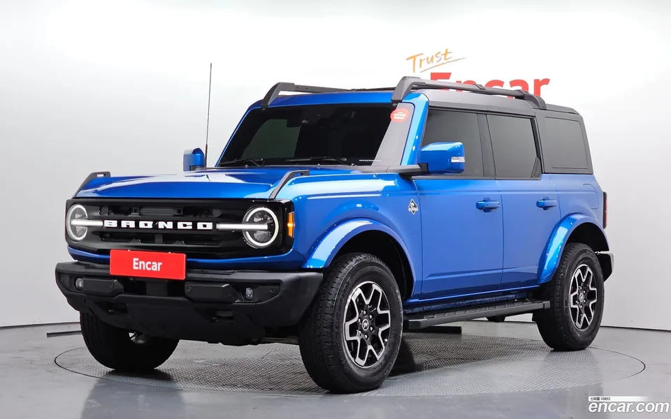 Ford Bronco 2.7 2023 — фото 1, купить с доставкой в Москву