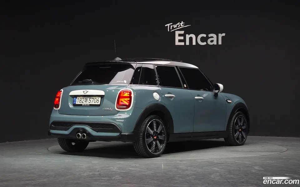 MINI Cooper S 5 2023 — миниатюра 2