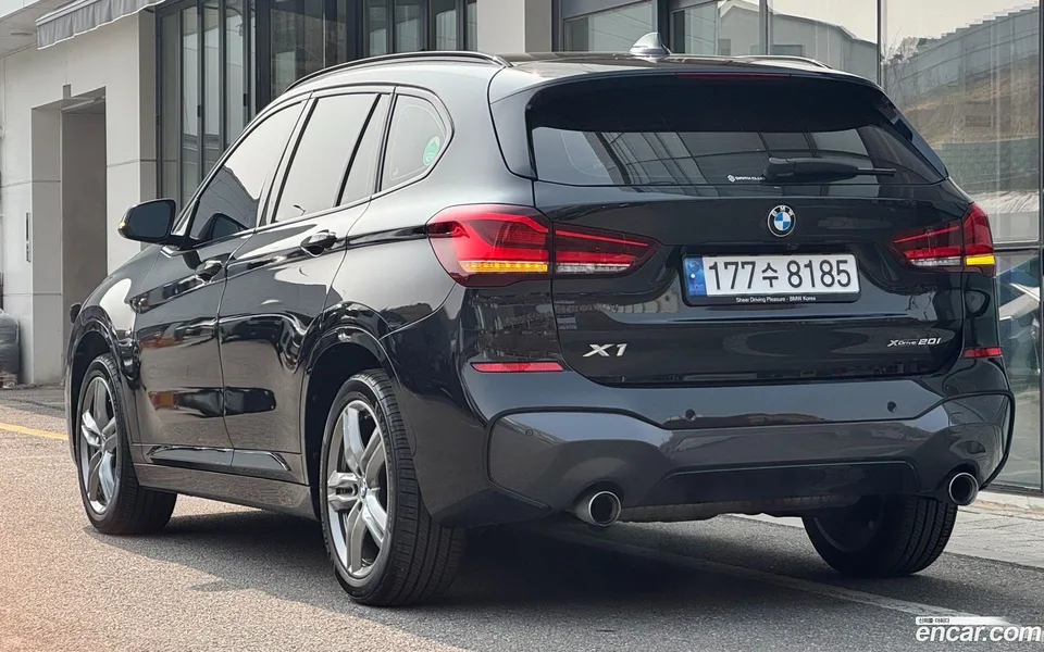 BMW X1 xDrive 20i M 2022 — миниатюра 2