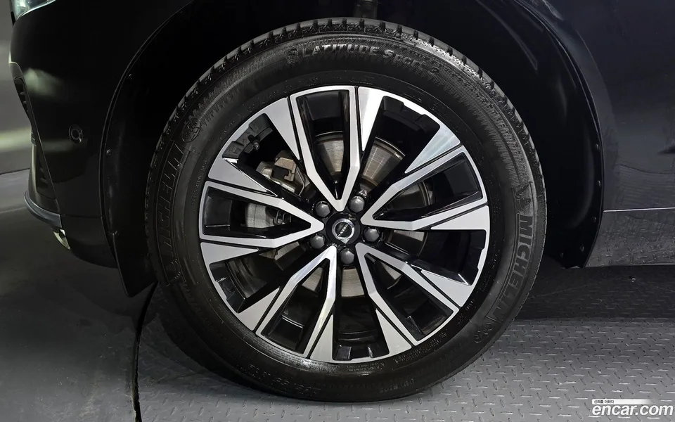 Volvo XC60 B5 2023 — миниатюра 5