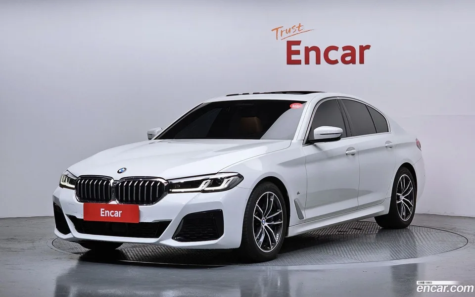 BMW 5 Series 520i M 2023 — фото 1, купить с доставкой в Москву
