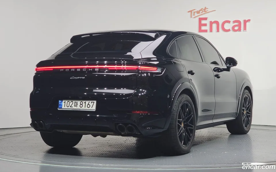 Porsche Cayenne 3.0 2023 — миниатюра 2