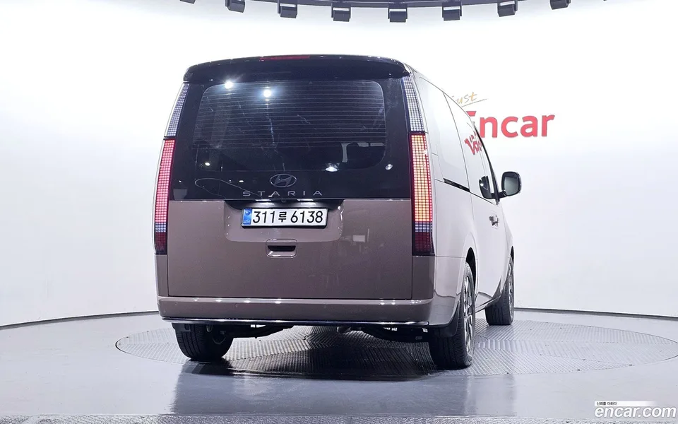 Hyundai Staria 9 2025 — миниатюра 4