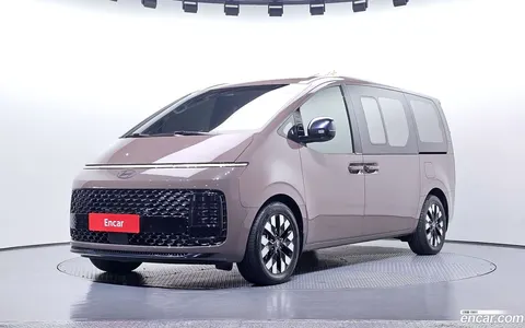 Hyundai Staria 2025 купить в Москве