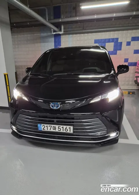 Toyota Sienna 2023 купить в Москве