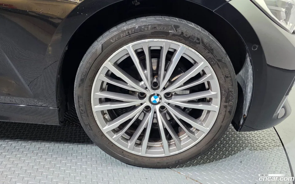 BMW 3 Series 320i 2022 — миниатюра 5