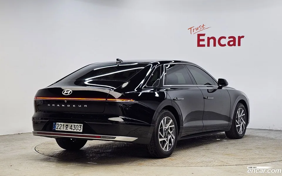 Hyundai Grandeur 2.5 2WD 2023 — миниатюра 2