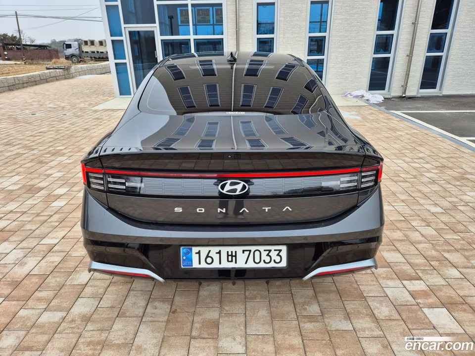 Hyundai Sonata The Edge Hybrid 2024 — миниатюра 2