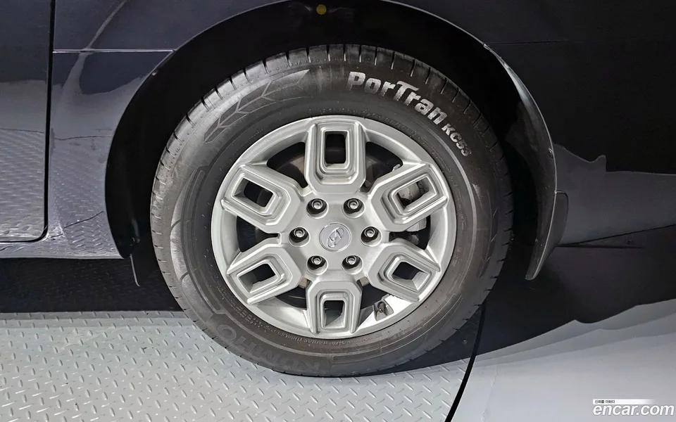 Hyundai Staria 9 2024 — миниатюра 5
