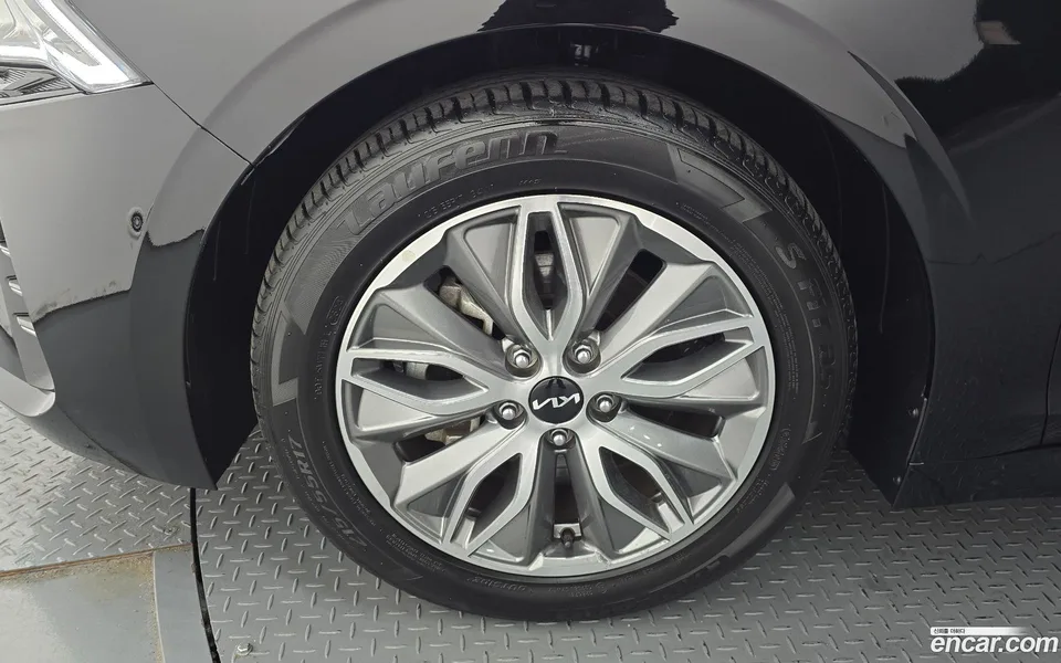 Kia K5 Hybrid 2023 — миниатюра 5