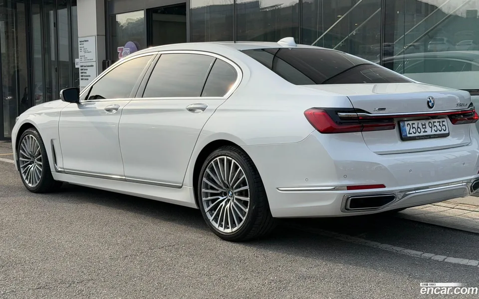 BMW 7 Series 730Ld xDrive 2022 — миниатюра 2