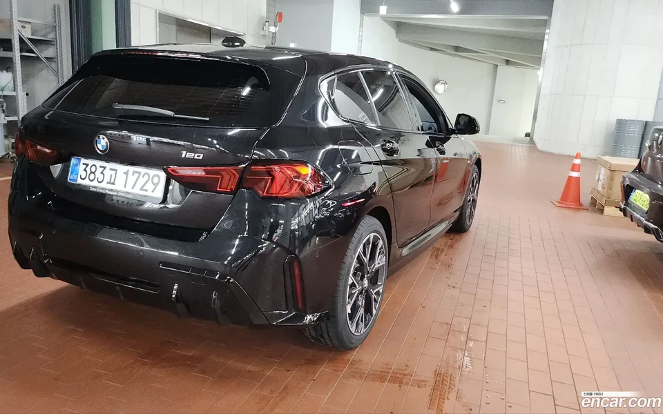 BMW 1 Series 120 M 2025 — миниатюра 2
