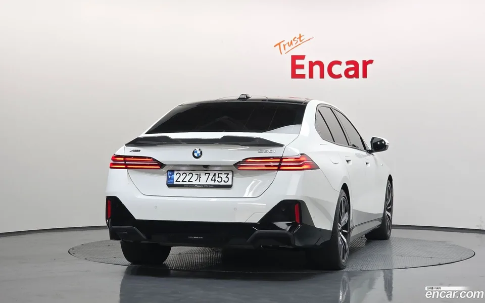 BMW 5 Series 530i xDrive M 2023 — миниатюра 4