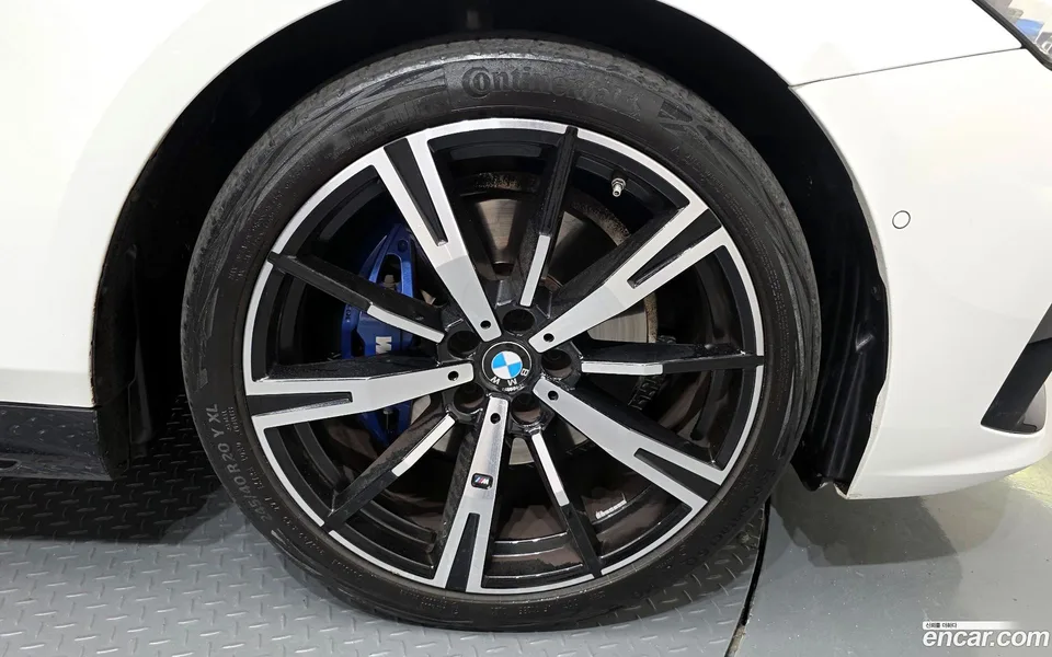 BMW 5 Series 530i xDrive M 2023 — миниатюра 5