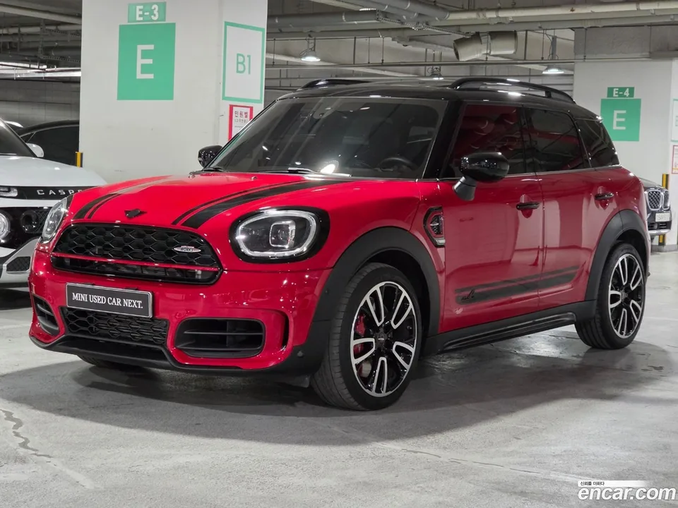 MINI Cooper S Countryman JCW 2023 — фото 1, купить с доставкой в Москву