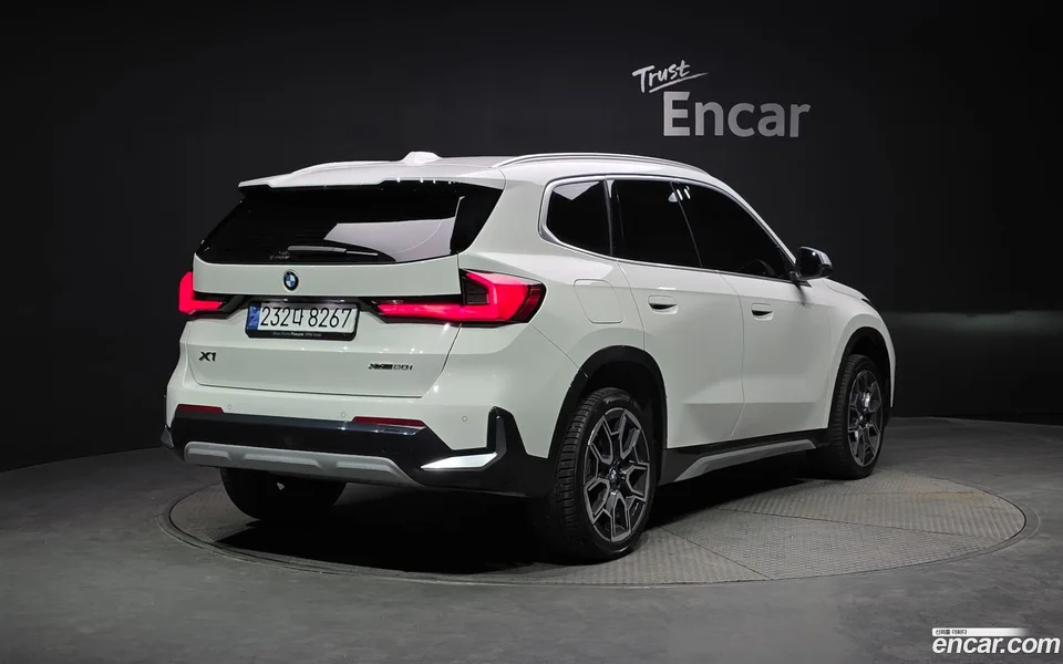 BMW X1 xDrive 20i xLine 2024 — миниатюра 2
