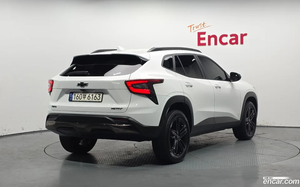 Chevrolet Trax Crossover 1.2 ACTIV 2023 — миниатюра 2