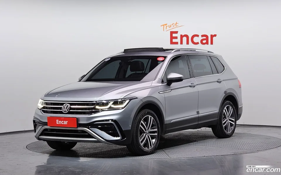 Volkswagen Tiguan Allspace 2.0 TSI 2022 — фото 1, купить с доставкой в Москву