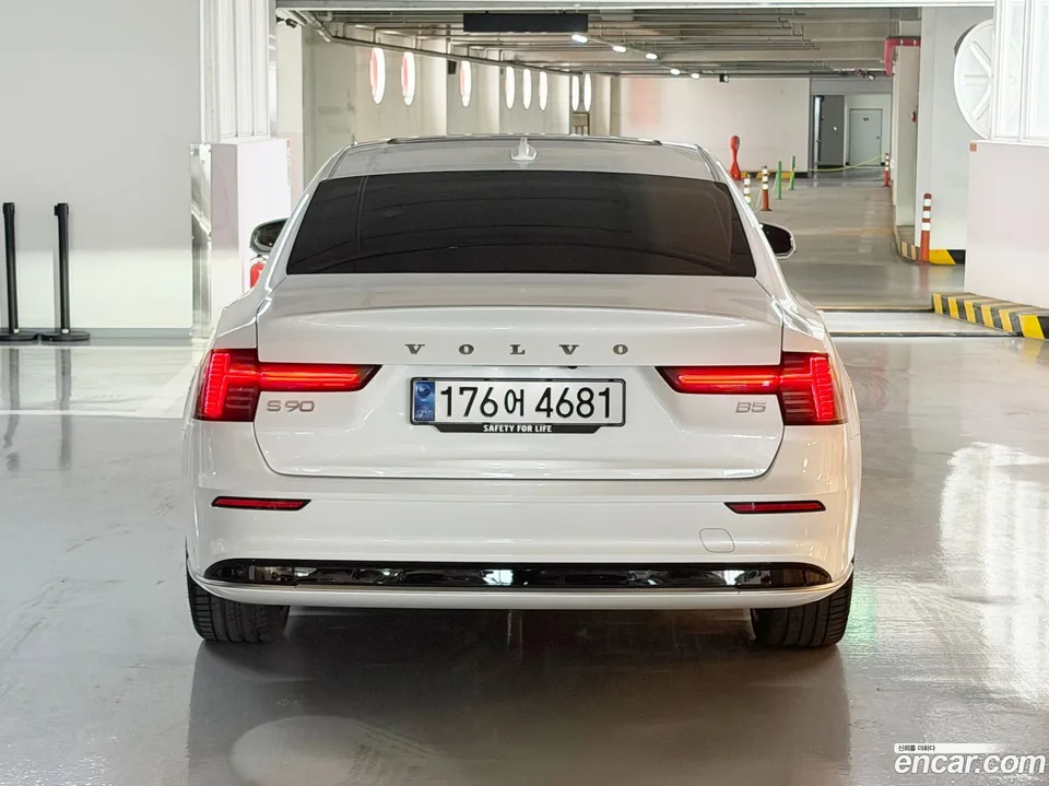 Volvo S90 B5 2025 — миниатюра 4