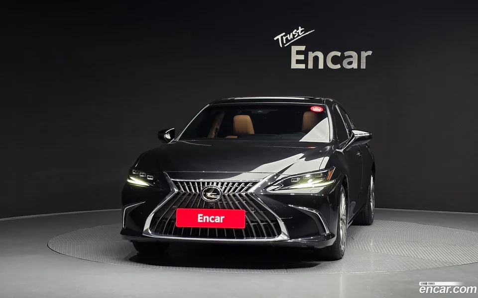 Lexus ES 300h 2024 — миниатюра 3