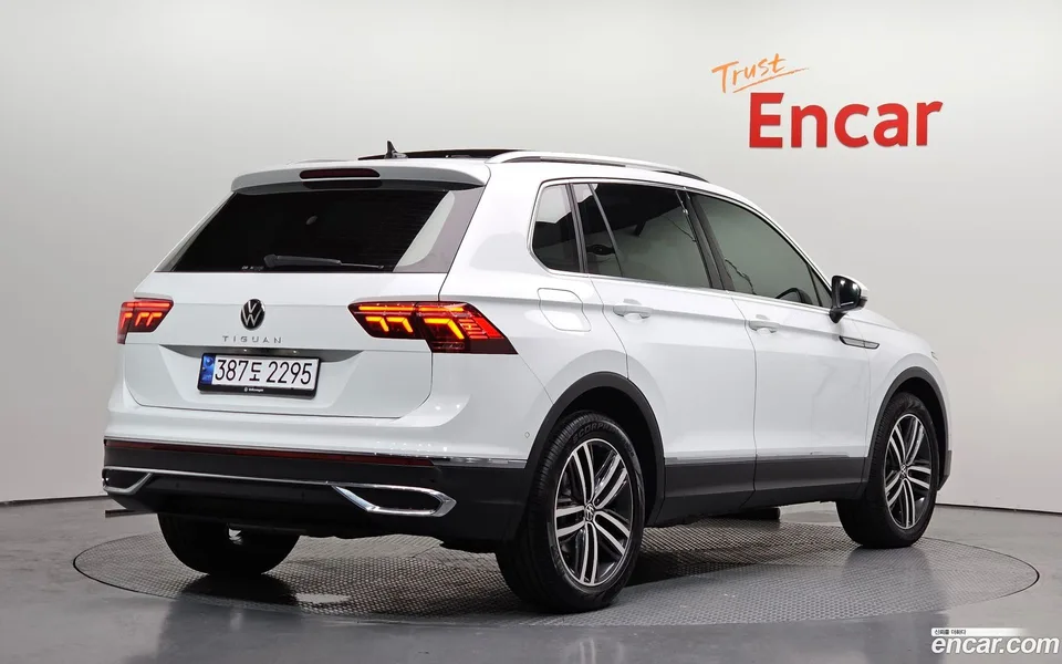 Volkswagen Tiguan 2.0 TDI 2024 — миниатюра 2