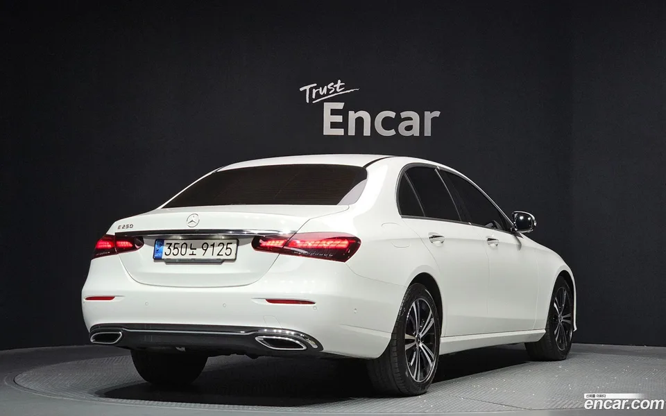 Mercedes-Benz E-Class E250 2022 — миниатюра 2