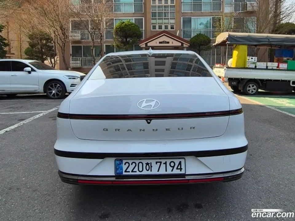 Hyundai Grandeur Hybrid 2024 — миниатюра 4