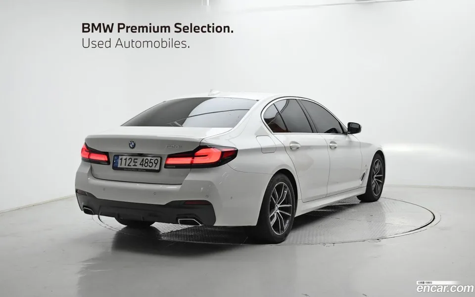 BMW 5 Series 520i M 2022 — миниатюра 2