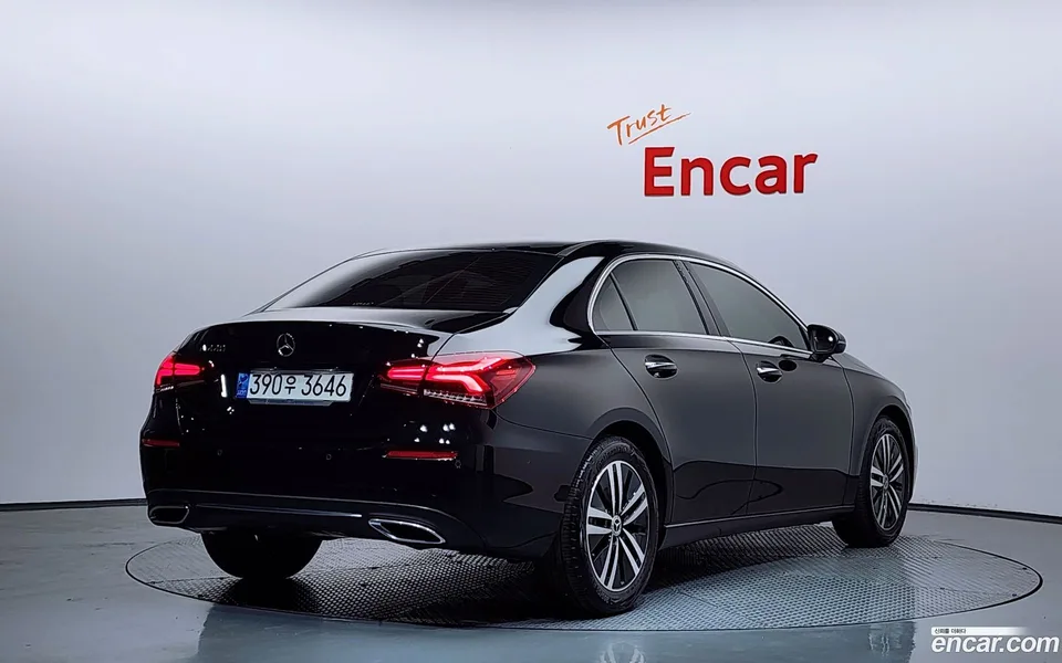 Mercedes-Benz A-Class A220 2022 — миниатюра 2
